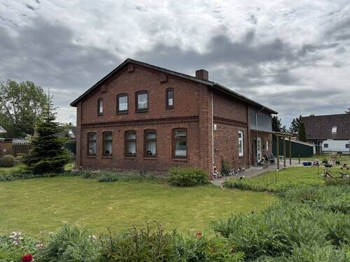 Straßenansicht - Gemeinsam wohnen, individuell Leben - Resthof mit zwei separaten Wohnbereichen!