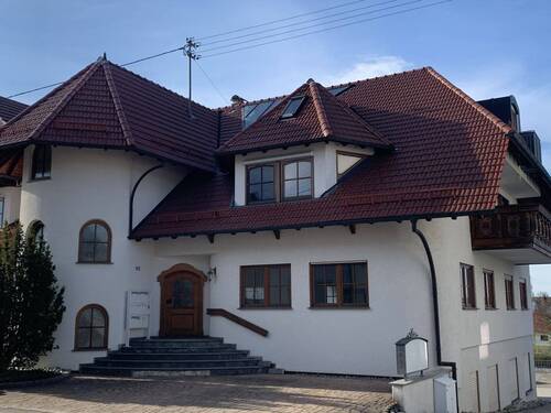 Hauseingang - 4 Zimmer Etagenwohnung zur Miete in Dunningen