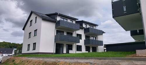 Außenansicht - 3 Zimmer Etagenwohnung zur Miete in Bergen auf Rügen