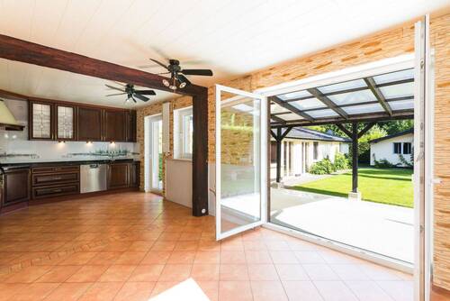 Kitchen and living room - 