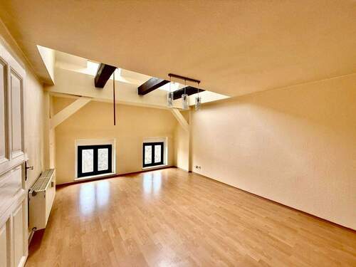 Helles Dachgeschoss-Apartment - moderne 3- RWE mit Balkon im Dachgeschoss Südstadt !