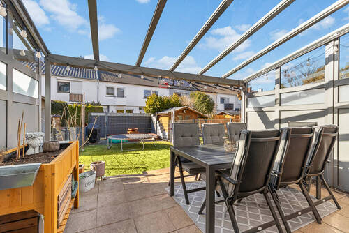 Überdachte Terrasse - 5 Zimmer Reihenmittelhaus in Norderstedt