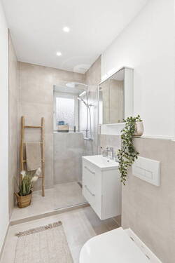 Bad - 3 Zimmer Etagenwohnung zum Kaufen in Stuttgart-Süd