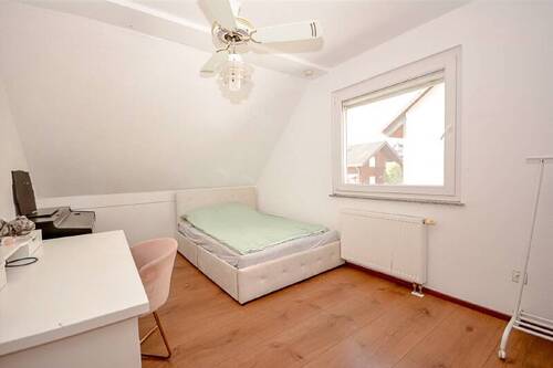Zimmer 2 im OG - 
