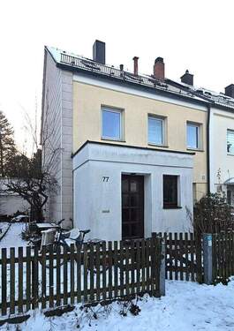 Haus vorne - Reihenendhaus in absoluter Bestlage von Nürnberg mit Potential