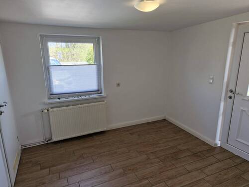 Eingang - 2 Zimmer Mehrfamilienhaus, Wohnhaus in Klanxbüll