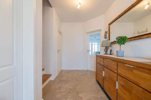 Eingangsbereich - 5 Zimmer Doppelhaushälfte zum Kaufen in Winsen (Luhe)