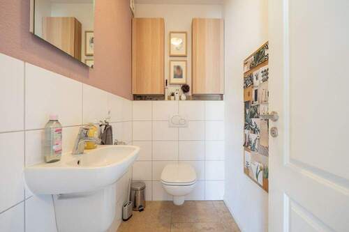 Gäste-WC - 5 Zimmer Doppelhaushälfte in Winsen (Luhe)