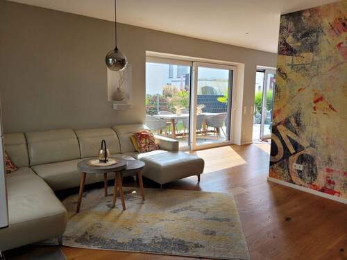 Wohnzimmer - 5 Zimmer Einfamilienhaus in Benningen