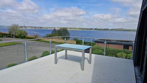 Blick von der Seeterrasse auf die Schlei - Sommer an der Schlei, Meer-Wasser geht!!