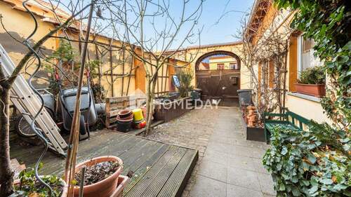 Innenhof 2 - Mehrfamilienhaus, Wohnhaus mit 360,00 m&sup2; in Halle Saale zum Kaufen