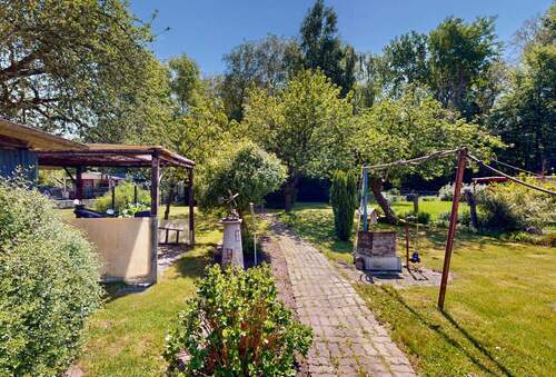 Garten - 7 Zimmer Einfamilienhaus in Isernhagen