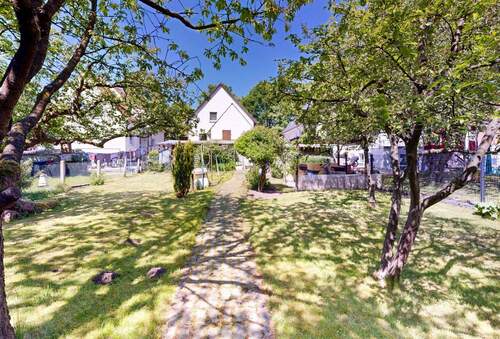 Garten - Einfamilienhaus mit 145,10 m&sup2; in Isernhagen zum Kaufen