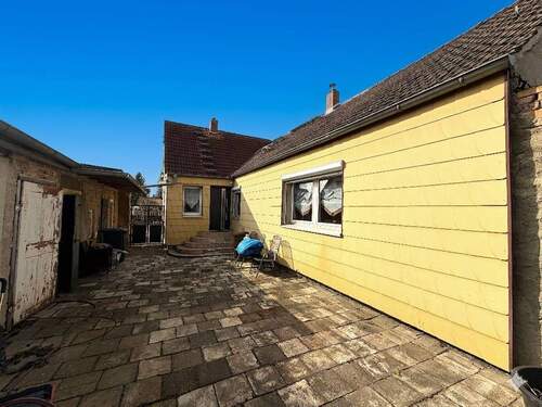 Objektrückseite - Doppelhaushälfte mit 105,20 m&sup2; in Sandersdorf-Brehna zum Kaufen