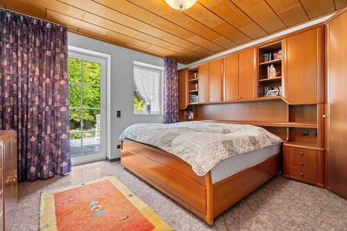 12-EG-Schlafzimmer.jpeg - 