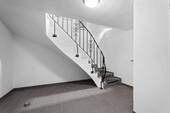 22-UG-Treppe zum UG-Diele.jpeg - 