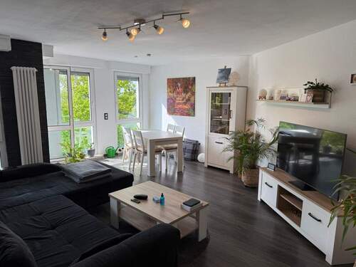 BLICK IN DAS HELLE, GEMÜTLICHE WOHNZIMMER - 3 Zimmer Etagenwohnung zum Kaufen in Witten