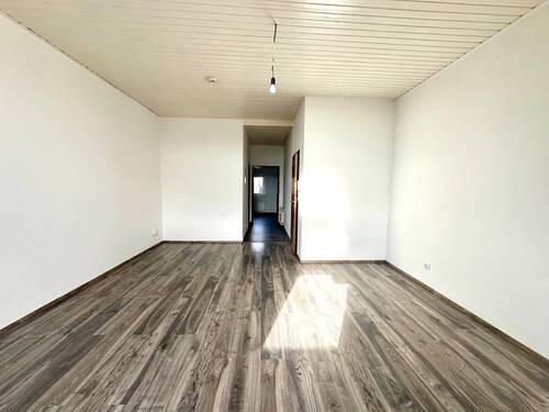 Wohnzimmer - Etagenwohnung mit 60,00 m&sup2; in Neuss zum Kaufen