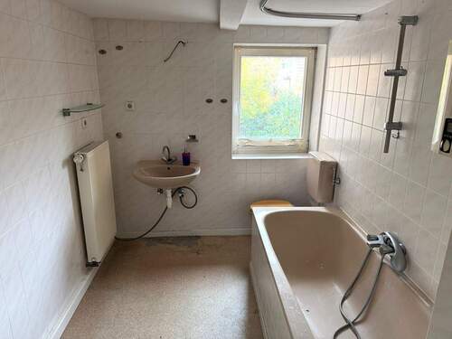 Bad - Wohnung DG - 