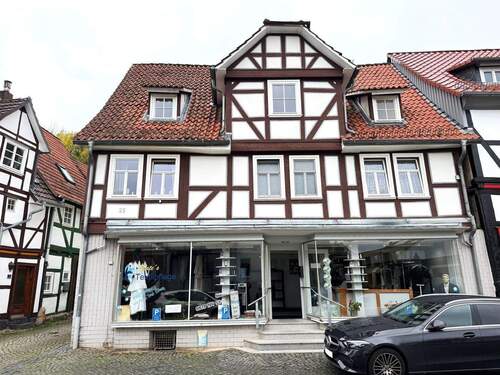 Außenaufnahme - 1 Zimmer Mehrfamilienhaus, Wohnhaus zum Kaufen in Kaufungen