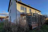 Außenansicht - Familienglück in Baiersdorf - geräumige, bezugsfreie Doppelhaushälfte mit großem Garten