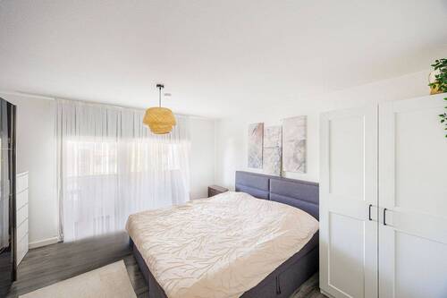 Schlafzimmer - 2 Zimmer Etagenwohnung zum Kaufen in Markgröningen