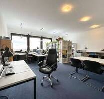 Moderner Schreibtischplatz im Architekturbüro Düsseldorf - flexibel sofort