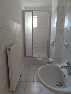 Tageslichtbad mit Dusche - 