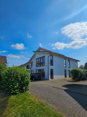 Frontansicht - Großzügige und lichtdurchflute Immobilie mit viel Potenzial in 53604 Bad Honnef - Rottbitze