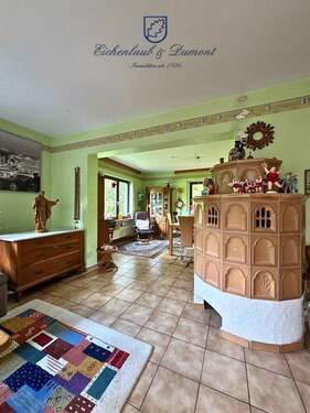 Wohnzimmer mit Kaminofen EG - 