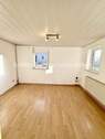 9 Zimmer EG - 