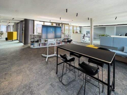 Bürofläche 1 - Großraumbüro auf der 6. Etage mit Meetingbereich, Küche und Terrasse - All-in-Miete
