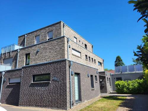 Außenansicht 2 - Stylische 3 Zimmer Staffelgeschosswohnung mit zwei schönen Balkonen
