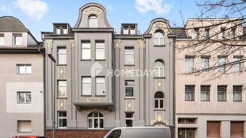 Außenansicht 1 - Stilvolle 3-Zimmer-Etagenwohnung in Top-Zustand - Einziehen und Wohlfühlen