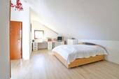 Schlafzimmer Blick 1, DG - 