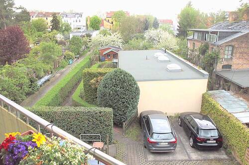 Im Blick der eigene Pkw-SP - Etagenwohnung mit 80,40 m² in Berlin-Friedrichshagen zum Kaufen