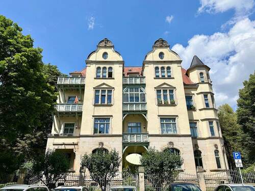 Hausansicht - 2 Zimmer Etagenwohnung zur Miete in Dresden