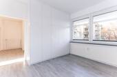 Schlafzimmer mit Einbauschrank - Etagenwohnung mit 69,00 m&sup2; in Berlin zum Kaufen