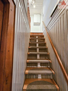 Treppe zum DG - 