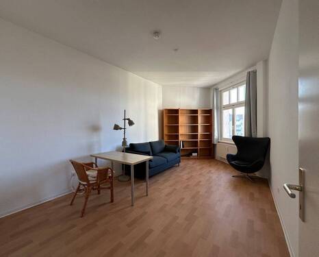 Wohnzimmer - 2 Zimmer Etagenwohnung zur Miete in Dessau-Roßlau