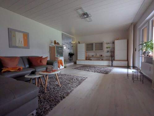 Wohnzimmer - von Privat renovierte sofort bezugsfertige 4,5-Zi. Wohnung Filderstadt