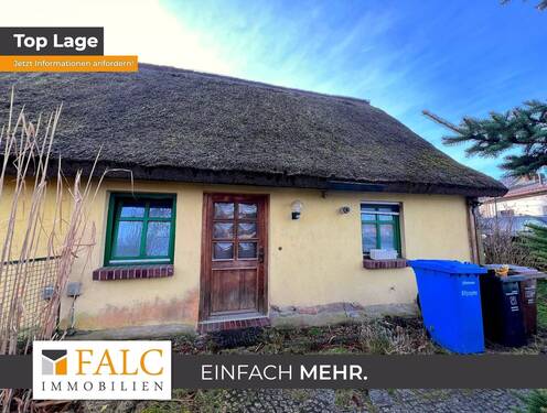 Haus - Kleine Doppelhaushälfte mit großem Grundstück in zentraler Lage