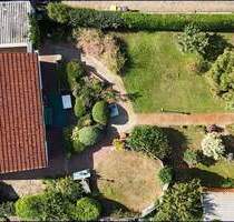 Teilbares Baugrundstück mit kleinem Bungalow: Option für 1-2 Neubauten in attraktiver Lage - Berlin Kaulsdorf