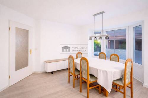 Essen mit der Familie - 4 Zimmer Mehrfamilienhaus, Wohnhaus zum Kaufen in Hamburg