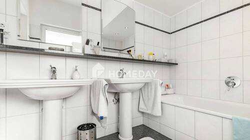 1. OG Badezimmer 1 2 - 