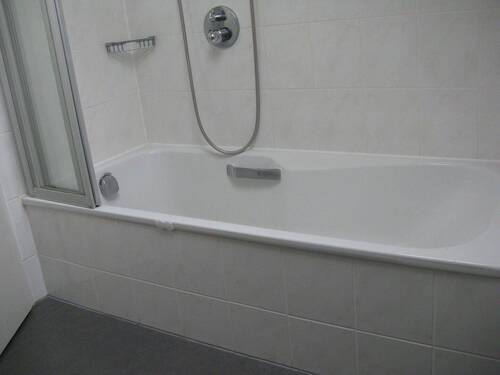 Dusch- Badewanne - 