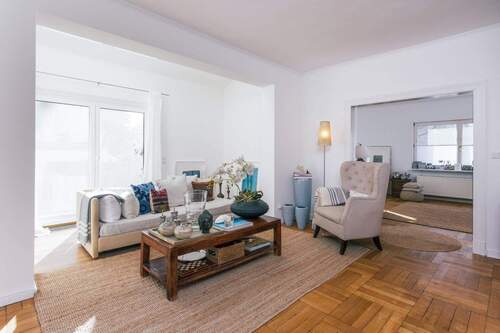 Kaminzimmer & Parkettboden - Einfamilienhaus mit 208,20 m&sup2; in Kleinmachnow zum Kaufen