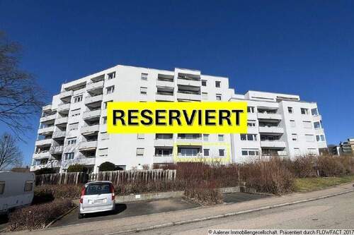 Gepflegte Wohnanlage - RESERVIERT! 4,5-Zimmer-Wohnung mit Loggia in ruhiger, naturnaher Lage