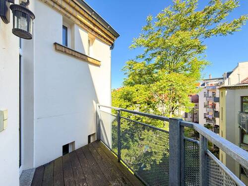 Balkon mit Aussicht ins Grüne - 