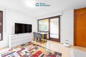 Wohnzimmer 2 - 2 Zimmer Etagenwohnung in Stuttgart